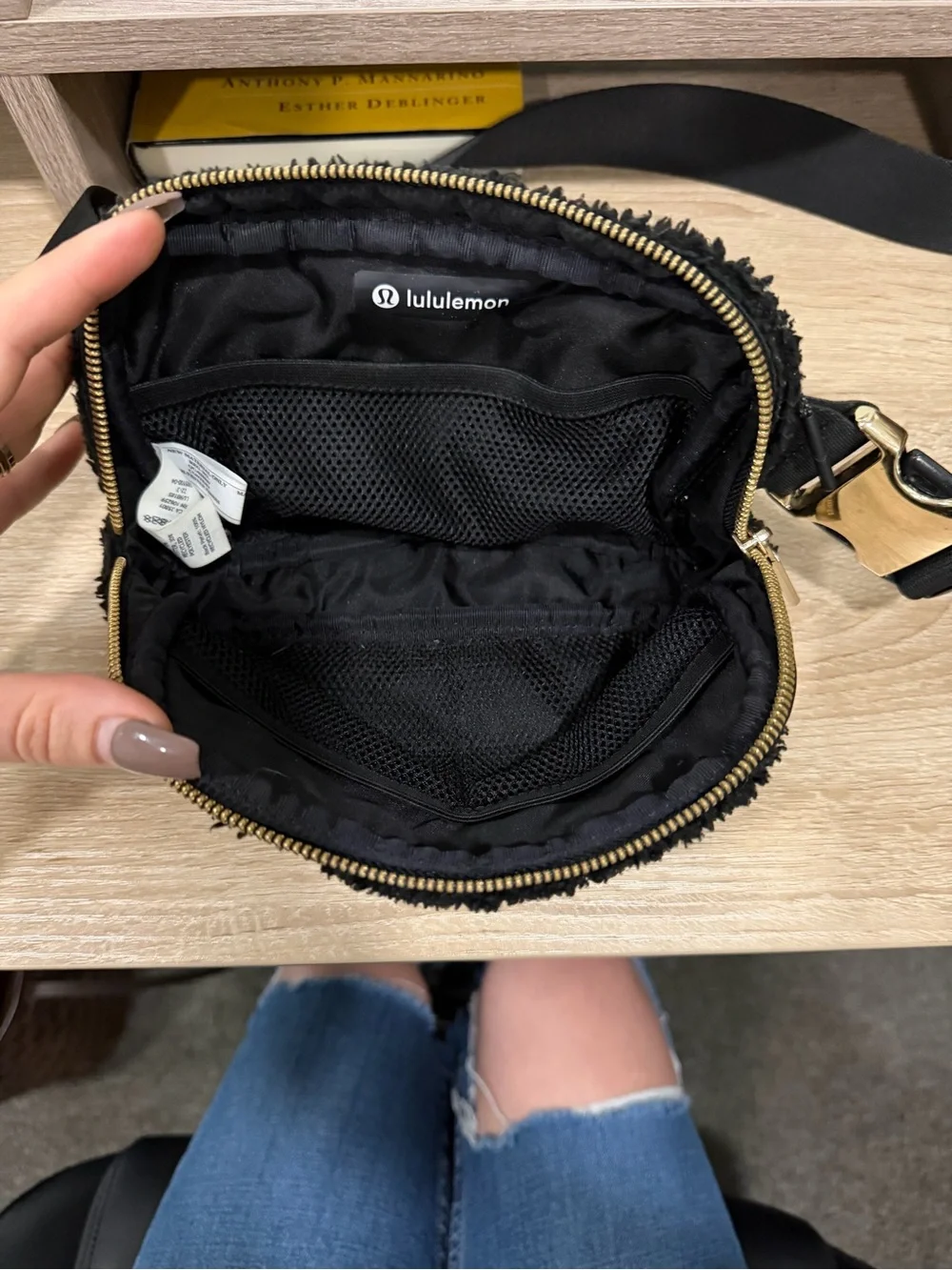 lululemon Black Sherpa Crossbody with Gold Zipper - Picture 4 of 8